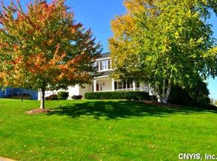 5832 Invincible Dr, Jamesville, NY 13078