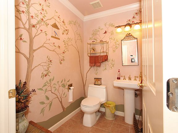 3rd image of 706 Balfour Pl