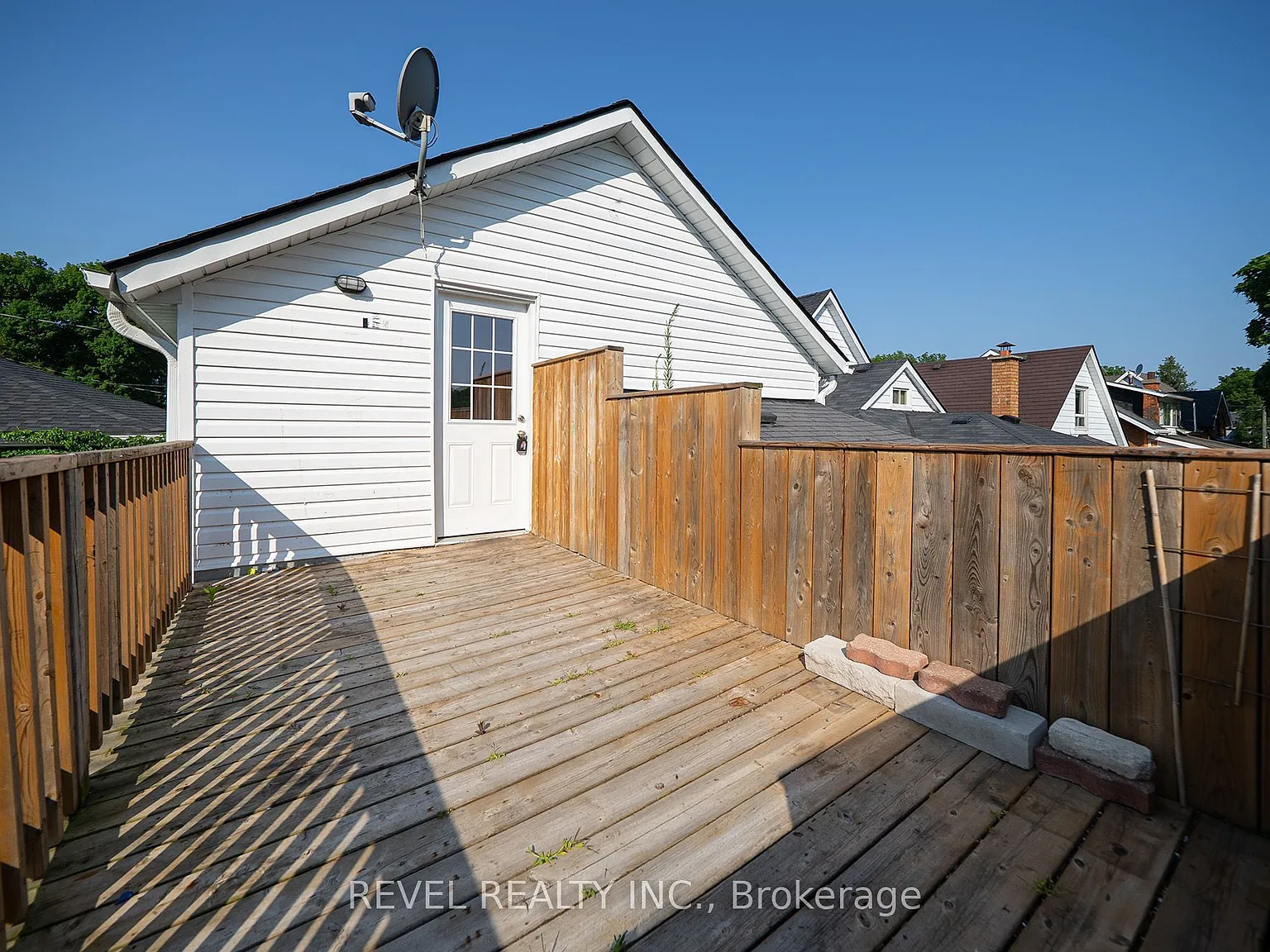 3 bed, $2,000 — Photo 4