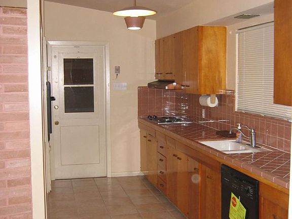 3rd image of 454 Laramie Dr