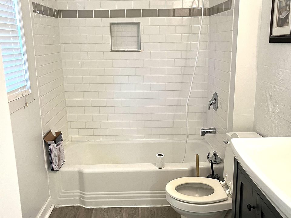 1st image of 221 Park St #1