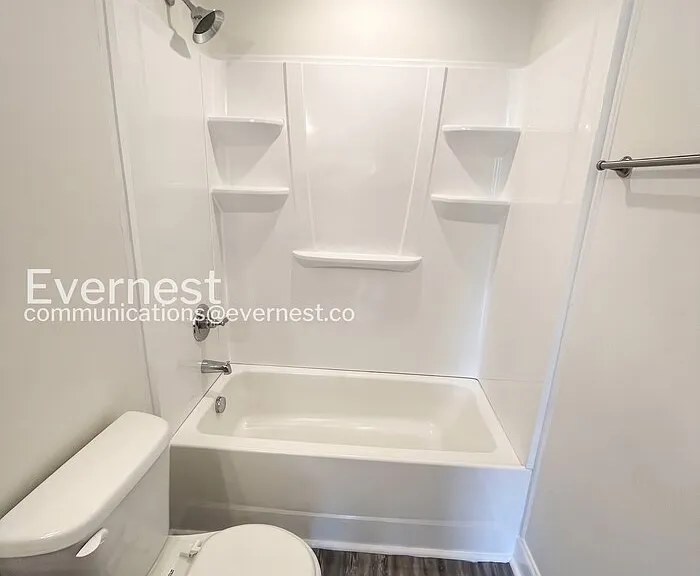 1000 Henry Place Blvd #204 — Photo 8