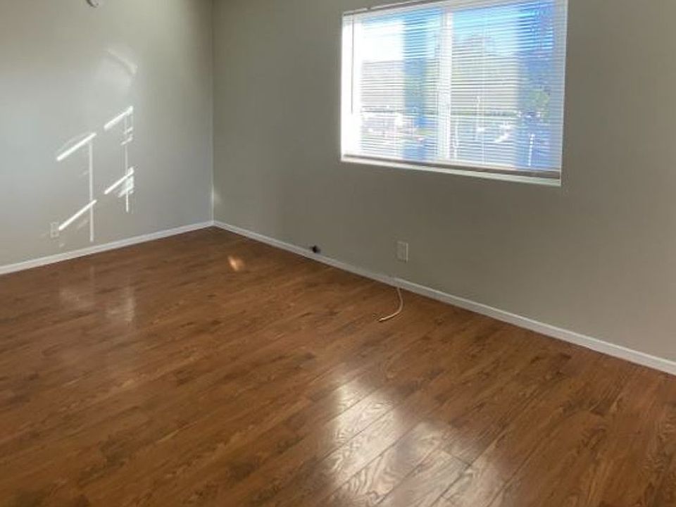 1st image of 111 S Mockingbird Ln APT 15