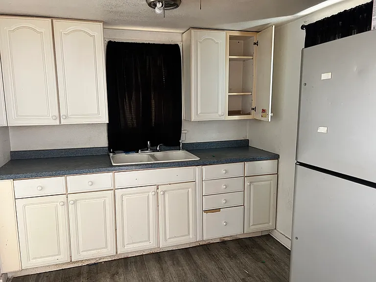 1524 N Summit Ave — Photo 4