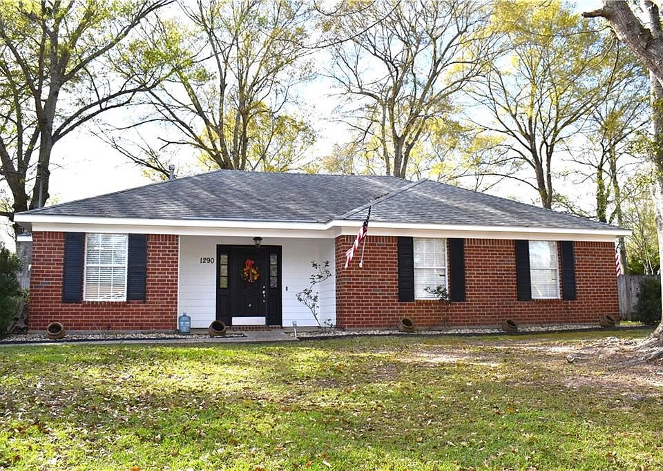 1st image of 1290 Woodstock Court
