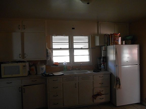 5th image of 2128 Stevens Ave