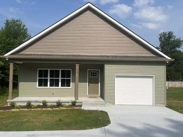 607 Country Club Dr, Tullahoma, TN 37388