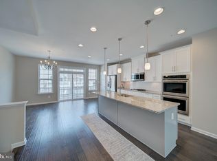 2714 Pinebrook Rd, Landover, MD 20785