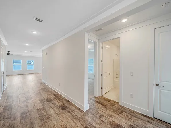22806 Lakeview Dr #9, Panama City Beach, FL 32413