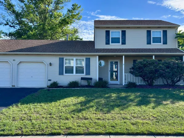 10 Berwick Ln, Sicklerville, NJ 08081