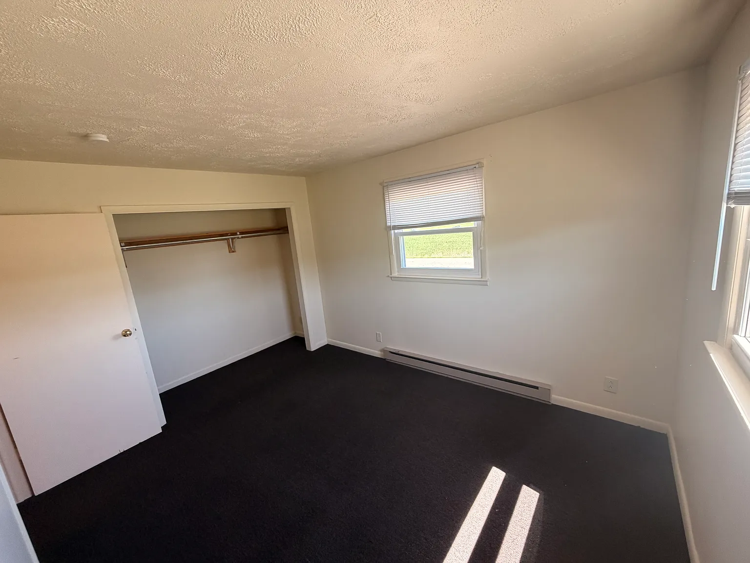 2 bed, 940 sqft, $1,050 — Photo 3