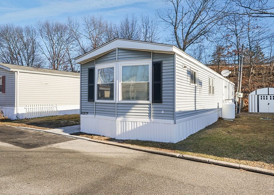 1st image of 548 Kenyon Ave #4