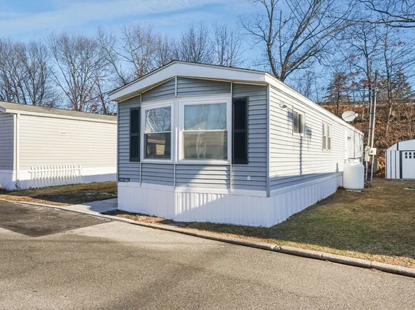 548 Kenyon Ave #4, Attleboro, MA 02703