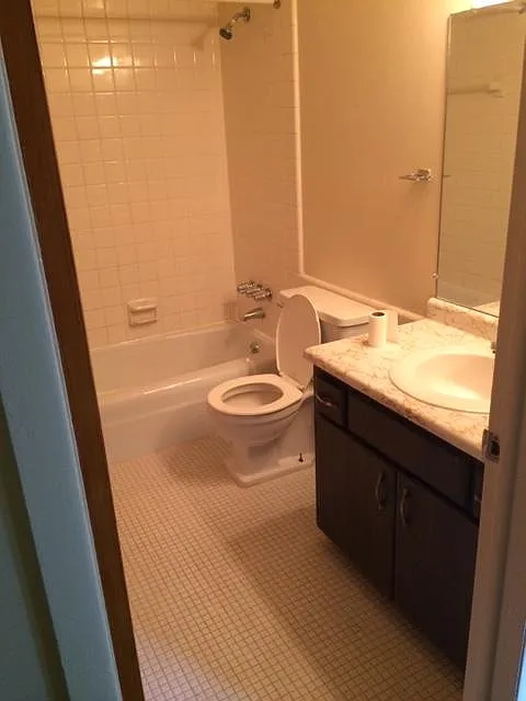 2 bed, $995 — Photo 2