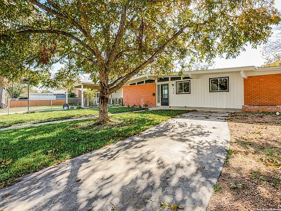 4th image of 438 E Ackard Pl