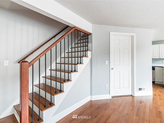 New staircase handrails 
