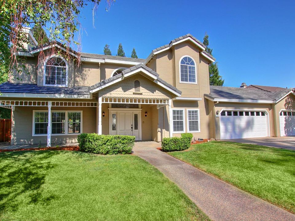 1st image of 103 Copper Creek Dr