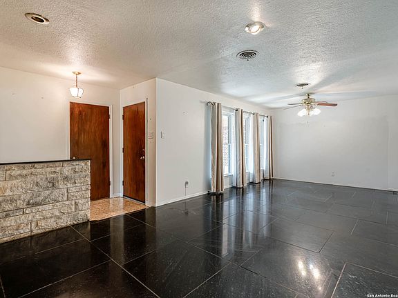 4th image of 509 ANTLER DR