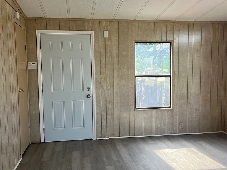 4714 Mundell Ave — Photo 23