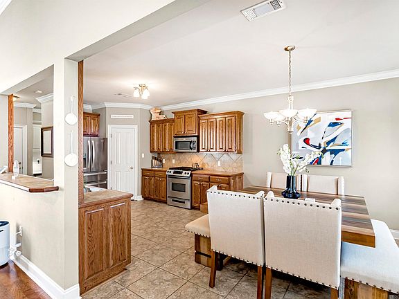 5th image of 2027 High Pointe Dr