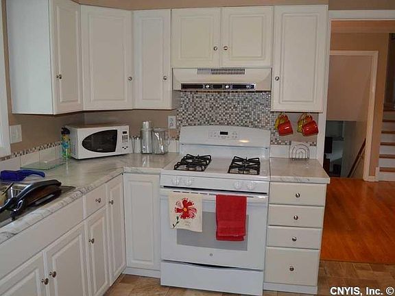 3rd image of 4645 Brookhill Dr N