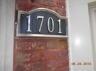 1701 E 86th St, Chicago, IL 60617