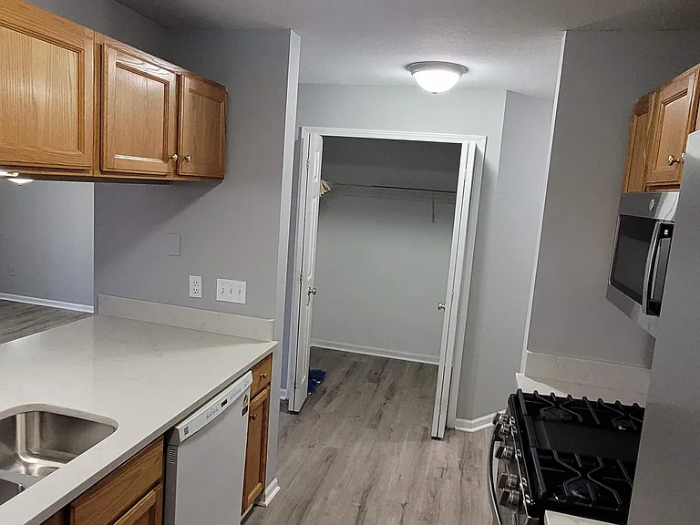 12416 Saint Andrews Way #5 — Photo 8