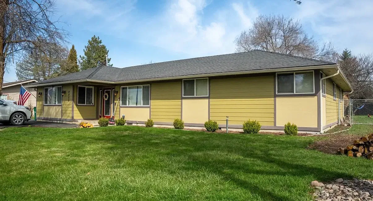 4 bed, 2004 sqft, $2,300 — Photo 1