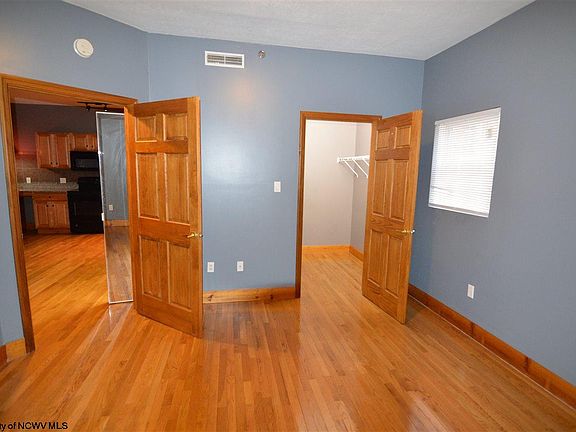 5th image of 444 Brockway Ave