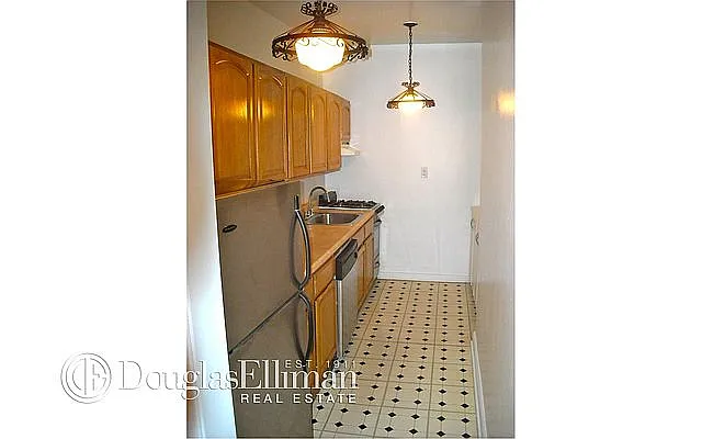 Rented by Douglas Elliman | media 15