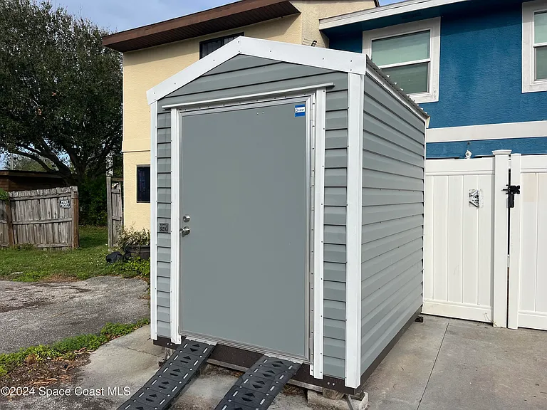 8309 Rosalind Ave — Photo 6