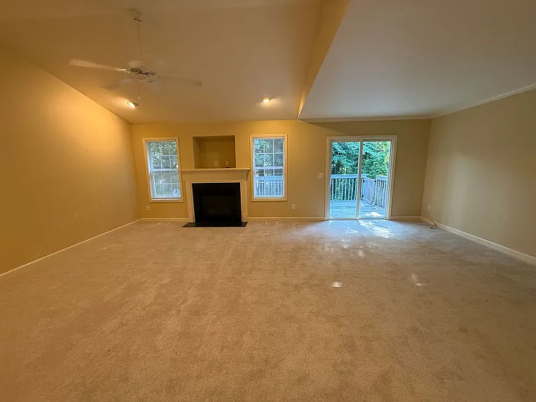 607 Westpark Ct — Photo 4