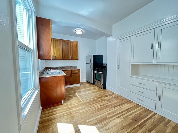 2nd image of 2160 Fell St APT 203