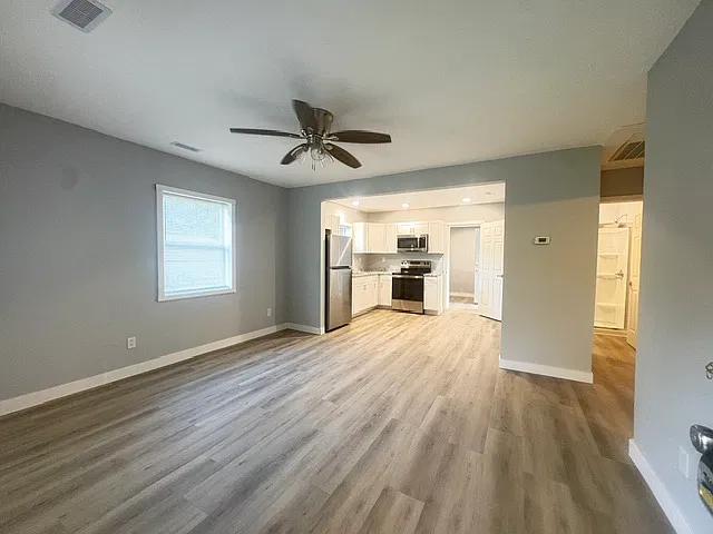 Newly Remodeled 2 Bed/1 Bath House In Charleston — Photo 2