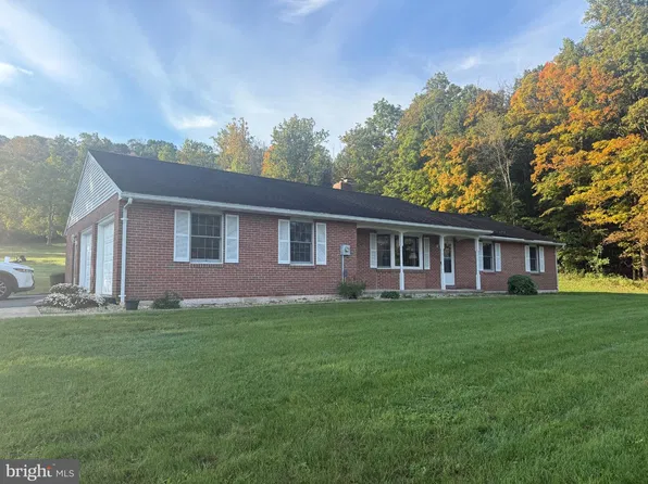 223 Creek Rd, Boyertown, PA 19512