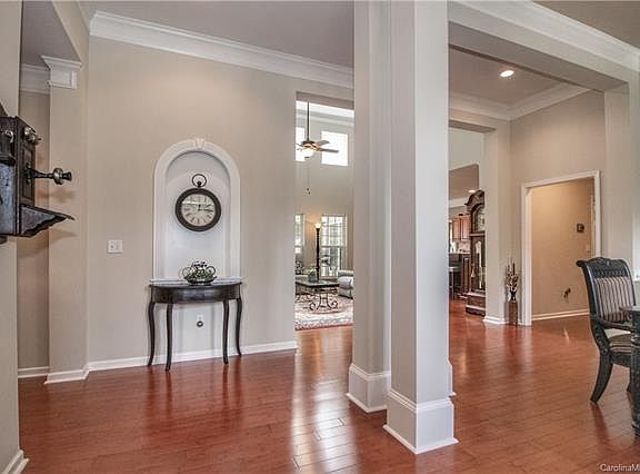 5th image of 7026 Sedgebrook Dr W