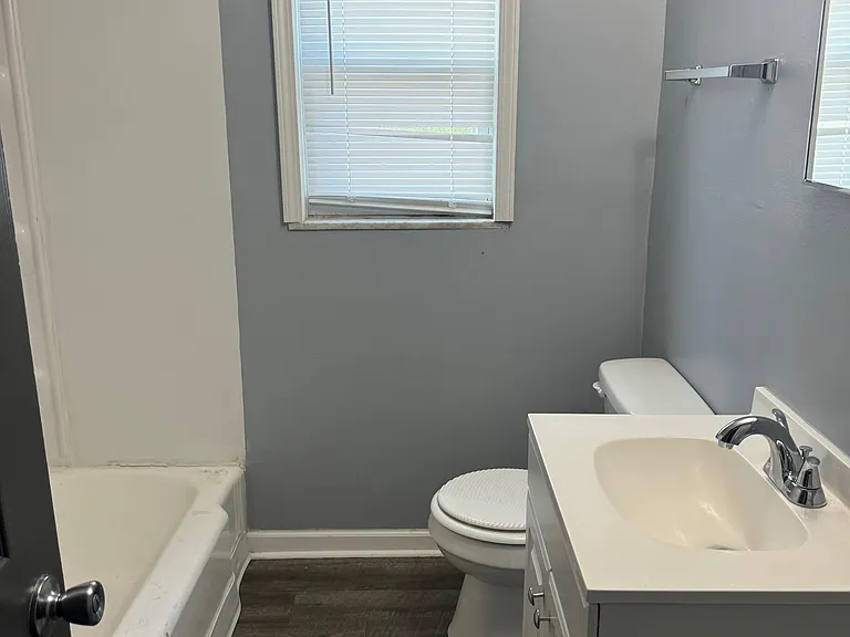 Parkside Living Apts — Photo 12