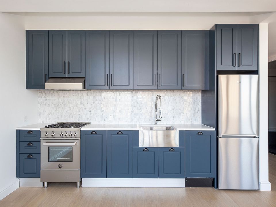 1st image of 475 Clermont Ave #302