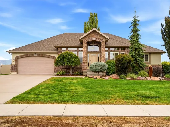 182 N Sierra Way W, Layton, UT 84041