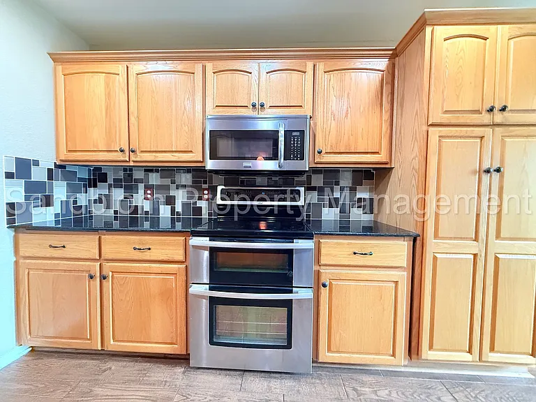 1702 S Nogales Ave — Photo 7