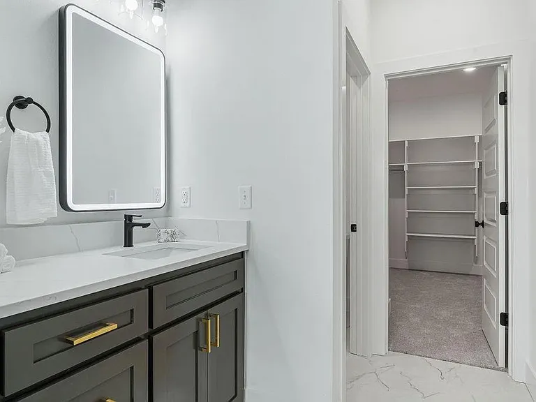 4126 W Olive St — Photo 23