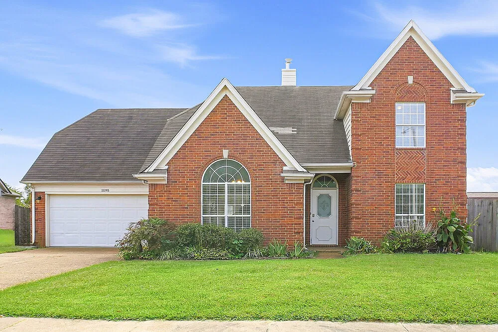 4 bed, 3.0 bath, 2446 sqft, $2,485 — Photo 1
