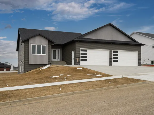 2003 Antler Ave, Bismarck, ND 58503