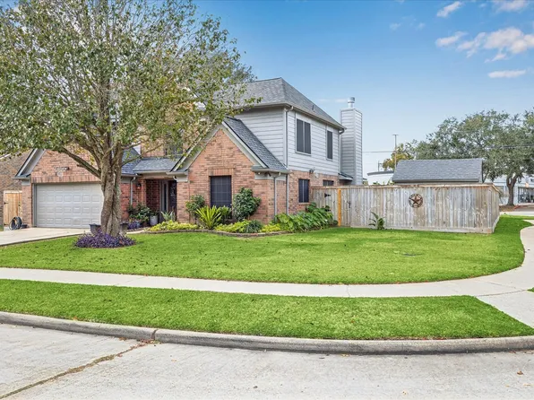 2702 Glendale Dr, Pearland, TX 77584