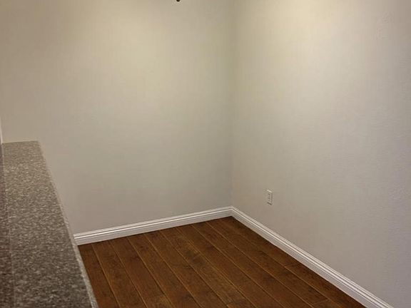 5th image of 5325 Huntington Dr N #7