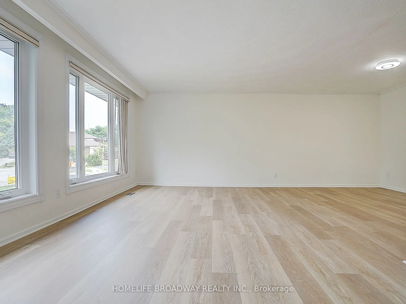 4 bed, $3,800 — Photo 3