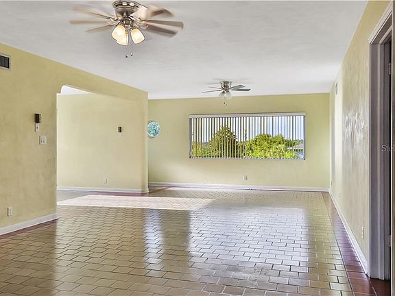 4th image of 1102 Lakeshore Blvd S