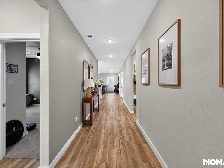 626 Cari Ln — Photo 3