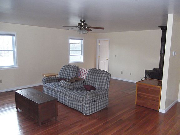 4th image of 929 Long St