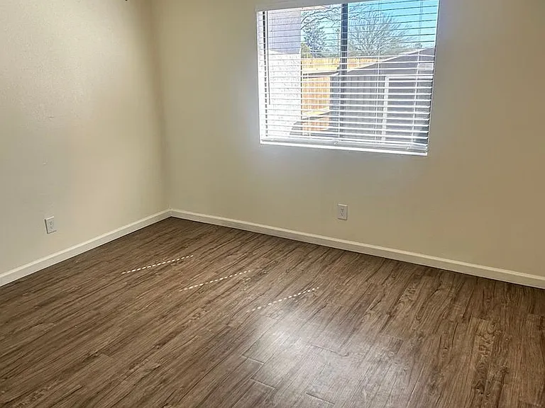 349 E Calle Arizona #1 — Photo 10